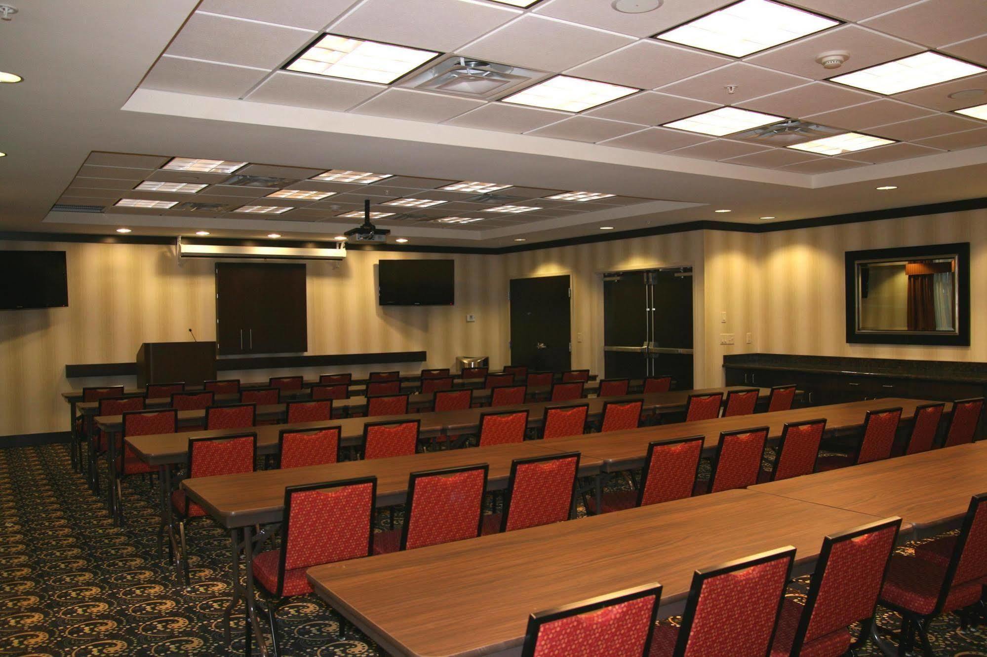 Hampton And Tulsa/catoosa Hotel 3*